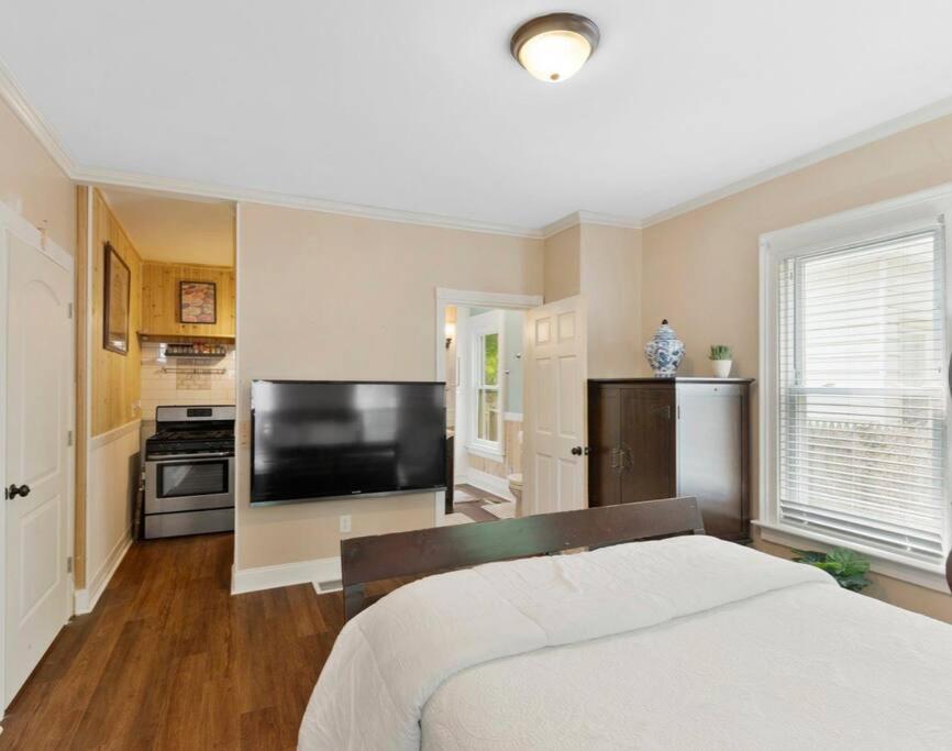 Beautiful Studio Apartment In Historic House New Haven Exterior photo