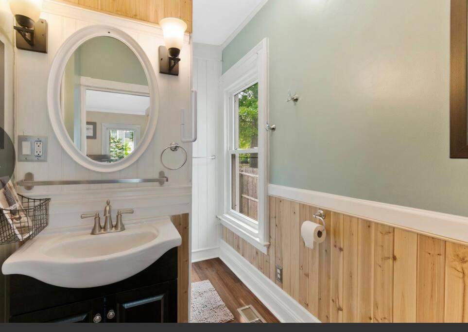 Beautiful Studio Apartment In Historic House New Haven Exterior photo